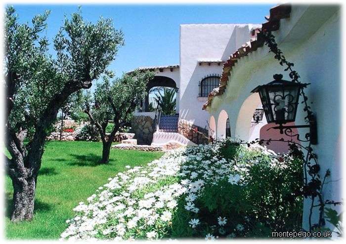 Monte Pego Spanish Villas, resales - The most beautiful residential community in the Costa Blanca North of Spain - Spanish Property, Villas in Spain, spanish villa, re-sales, retirement