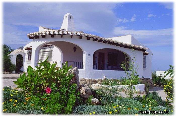 Monte Pego Spanish Villas, resales - The most beautiful residential community in the Costa Blanca North of Spain - Spanish Property, Villas in Spain, spanish villa, re-sales, retirement