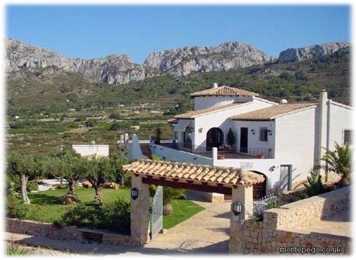 Monte Pego Spanish Villas, resales - The most beautiful residential community in the Costa Blanca North of Spain - Spanish Property, Villas in Spain, spanish villa, re-sales, retirement